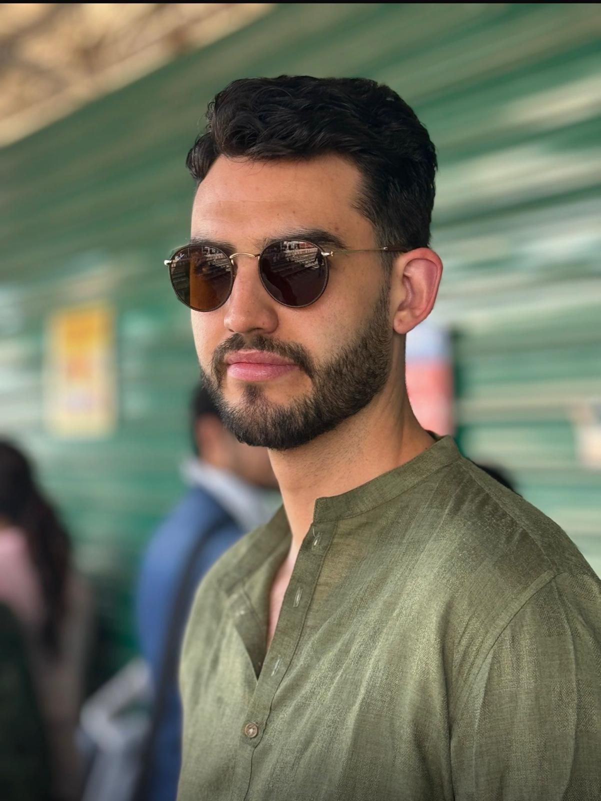 man-sunglasses-green